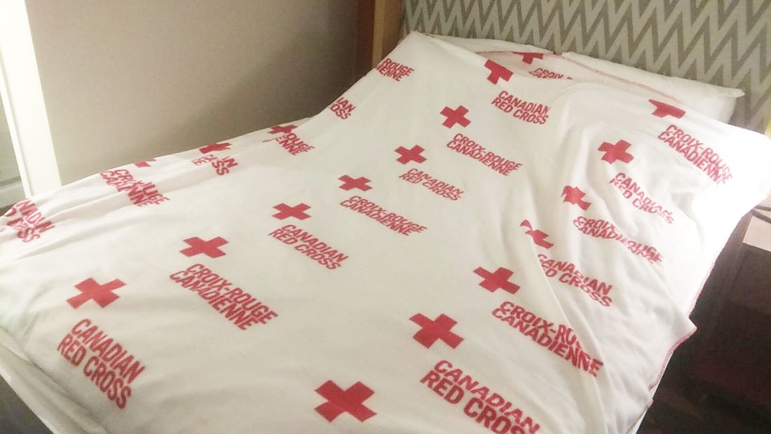 одеяло от Красного Креста