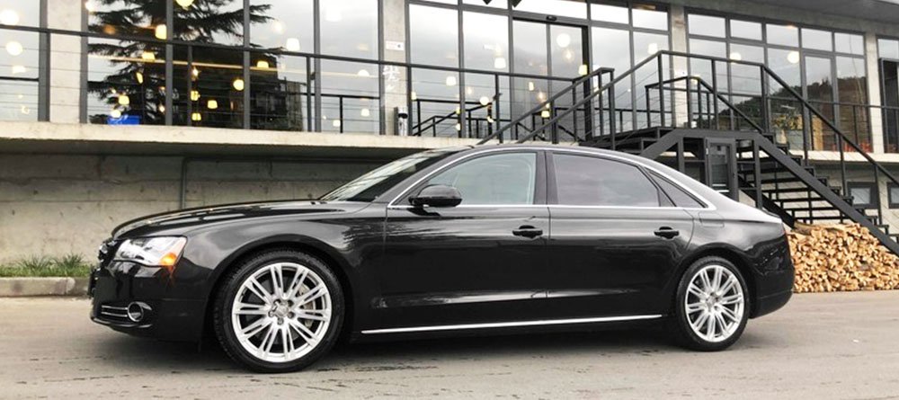 Audi A8, 2011 года выпуска. Место - Грузия, г. Рустави