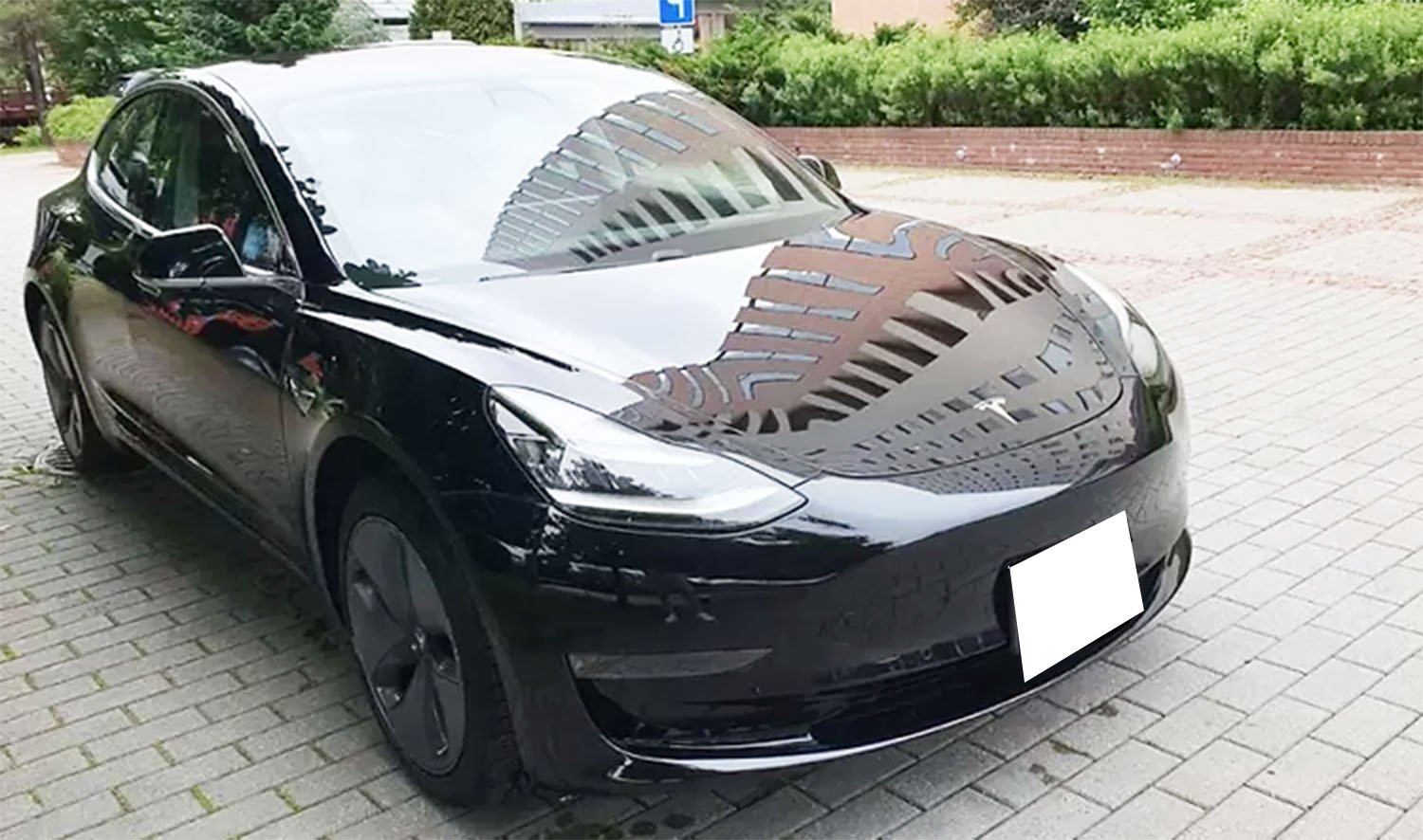 какая цена на Tesla Model 3 в Киеве